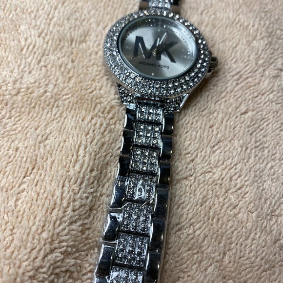 Michael Kors Women's Watch - Picture 4 of 10